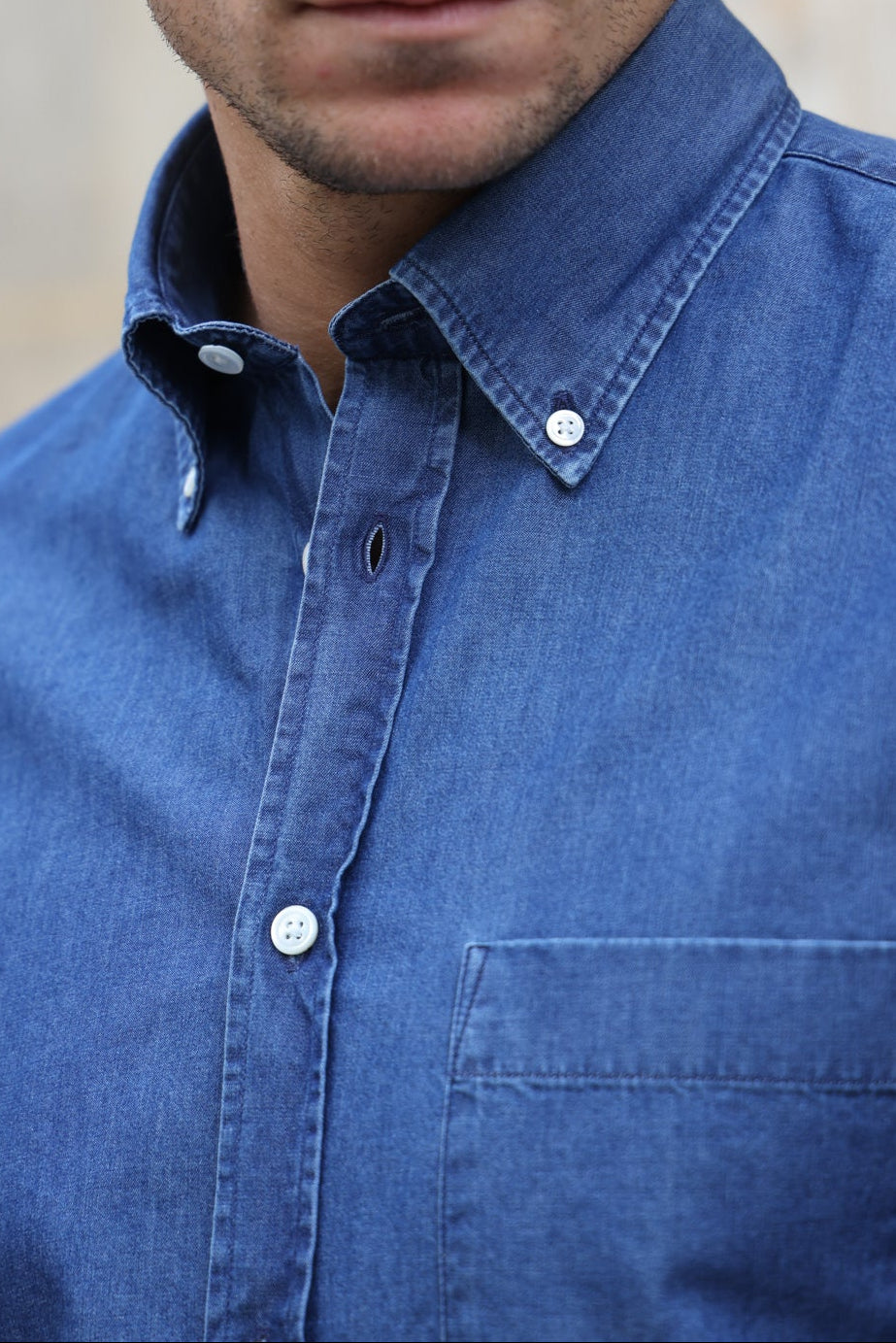Chemise Clovis col boutonné en denim - Bleu moyen-CHEMISE HOMME-Curling-Paris