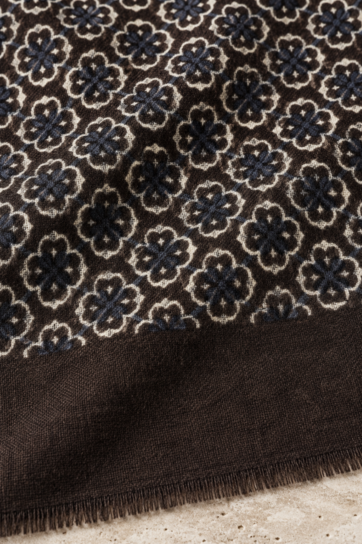 Écharpe Rolando à motifs floraux – Marron