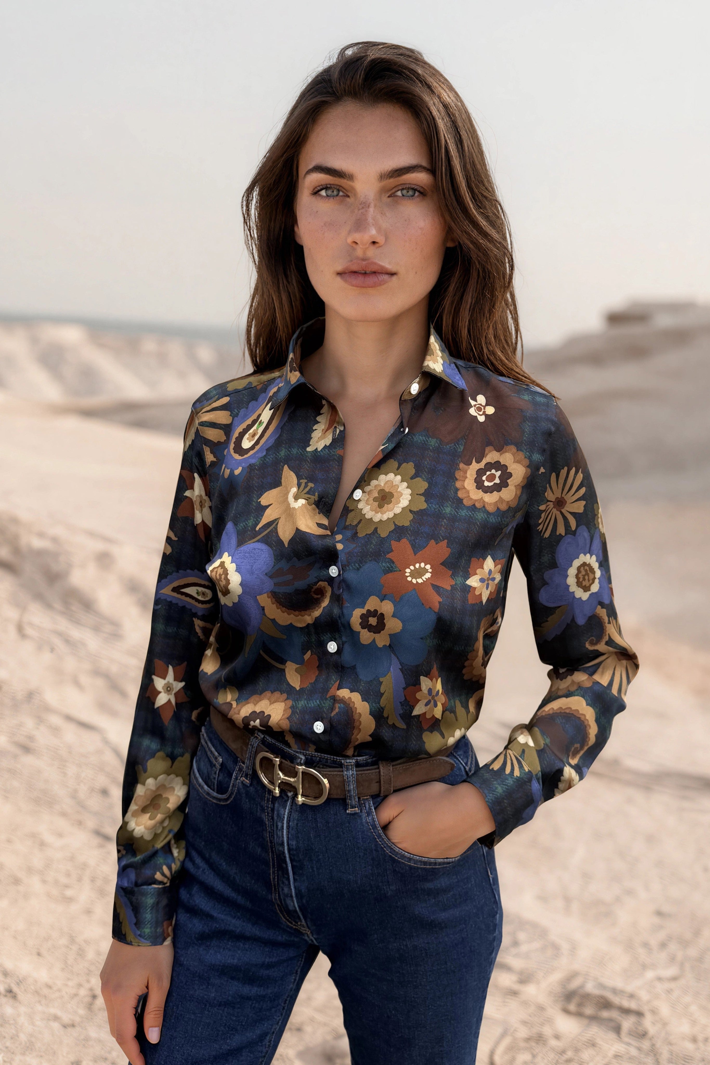 Chemisier Clémence imprimé soyeux - Bleu nuit, camel et ocre