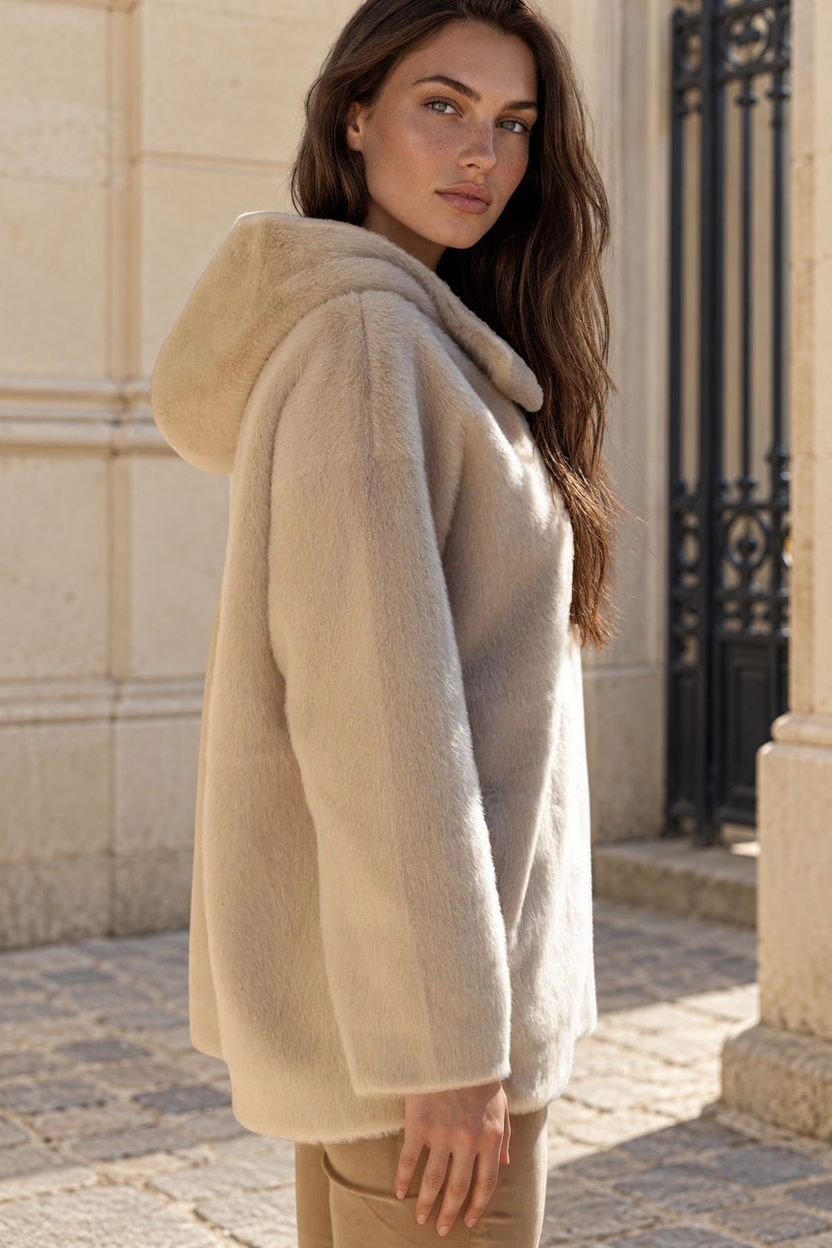 Manteau Romane en éco fourrure - Beige-MANTEAU FEMME-Curling-Paris
