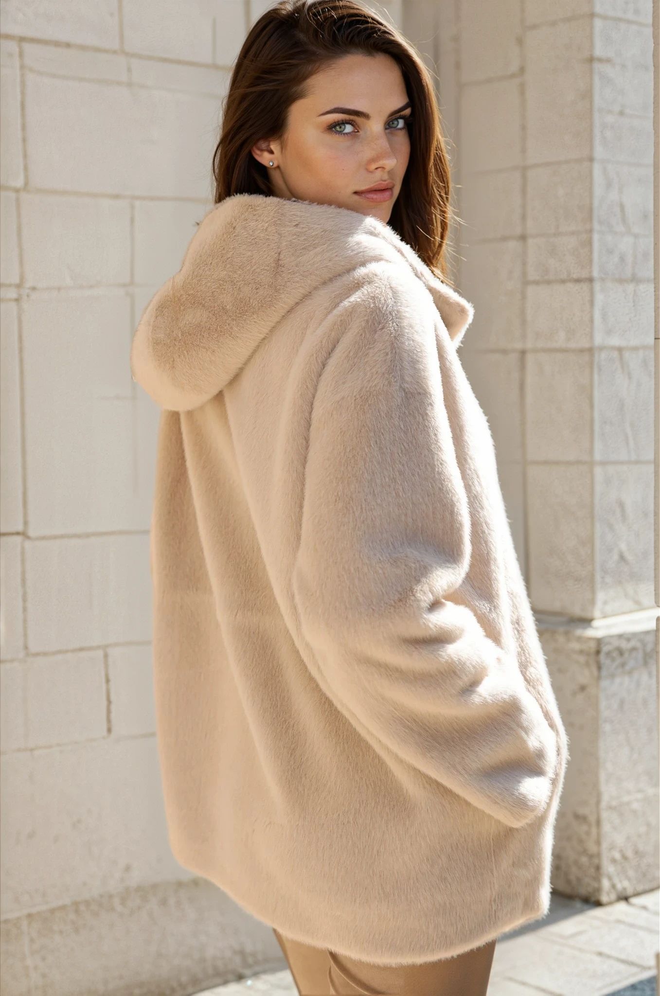 Manteau Romane en éco fourrure - Beige-MANTEAU FEMME-Curling-Paris