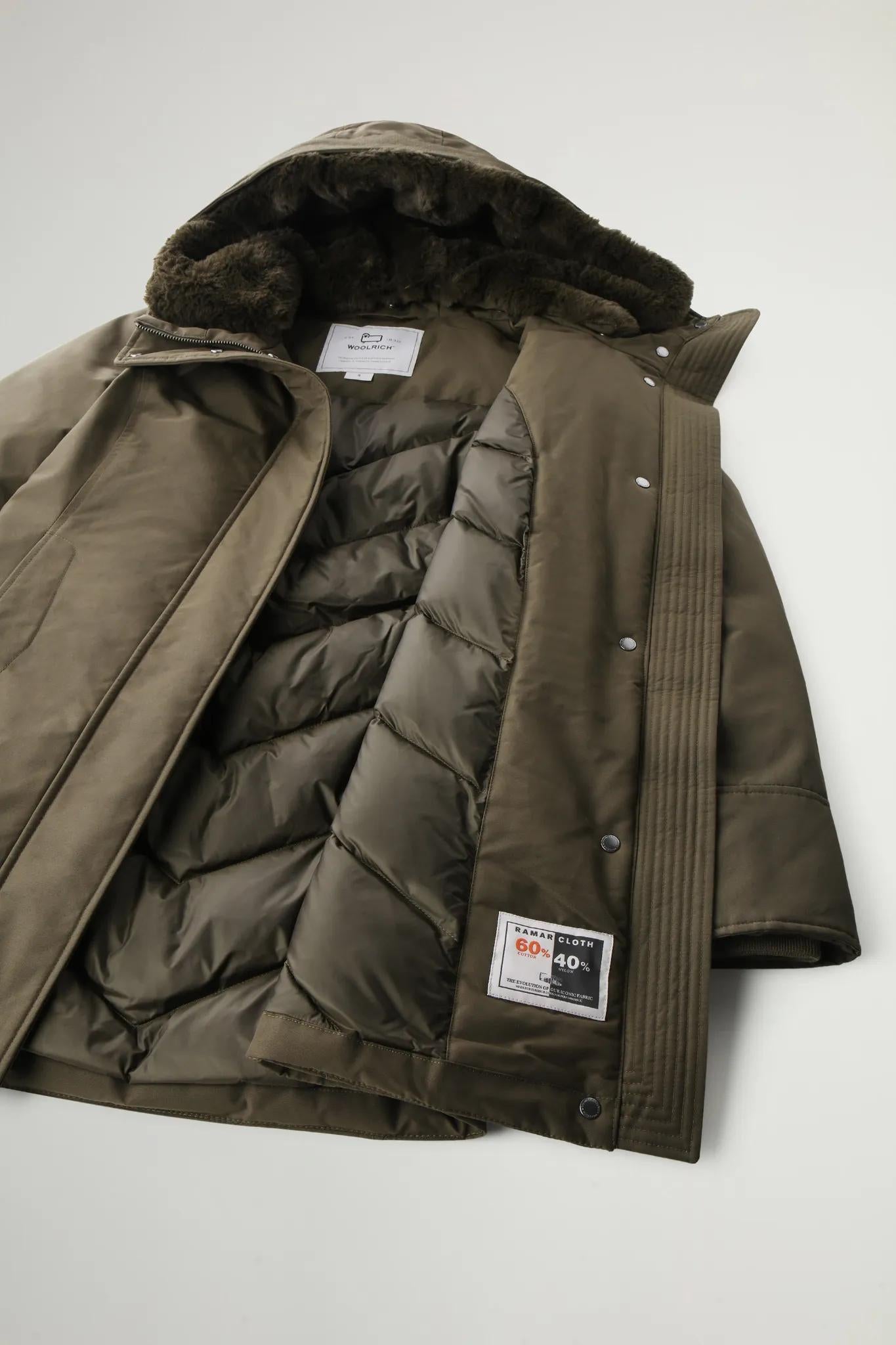 Parka Woolrich Boulder en Ramar avec capuche et col amovible en éco fourrure - Dark Green-MANTEAU FEMME-Curling-Paris