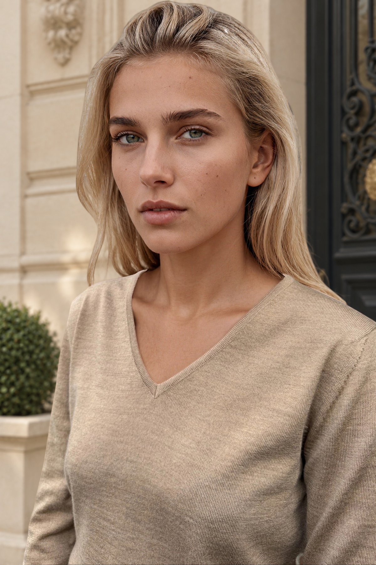 Pull Clothilde col V en laine mérinos - Camel-PULL FEMME-Curling-Paris