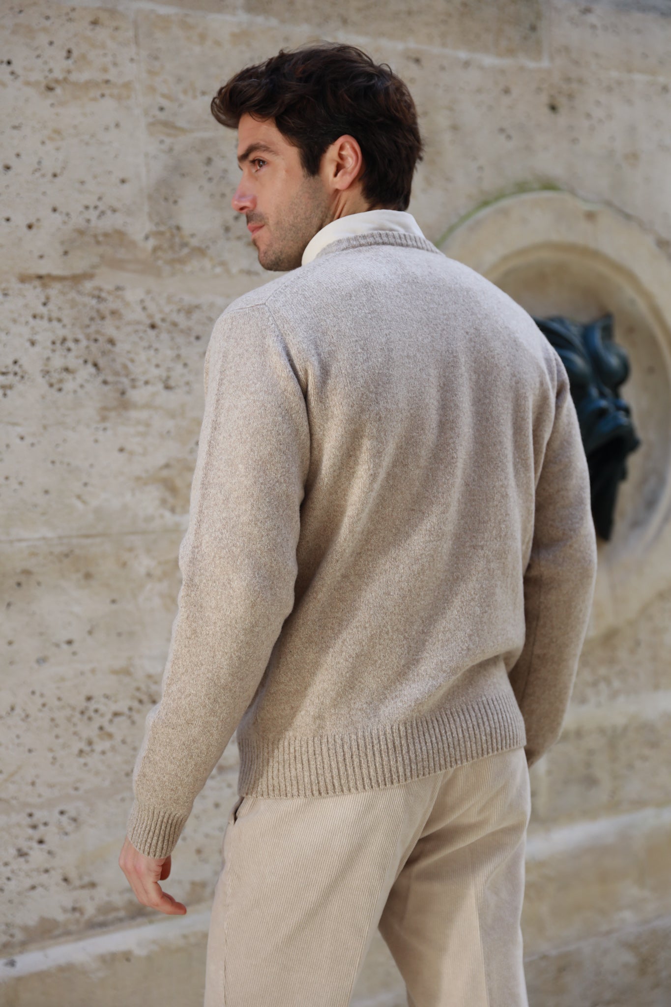Pull Robin col v en laine d'agneau - Beige-PULL HOMME-Curling-Paris