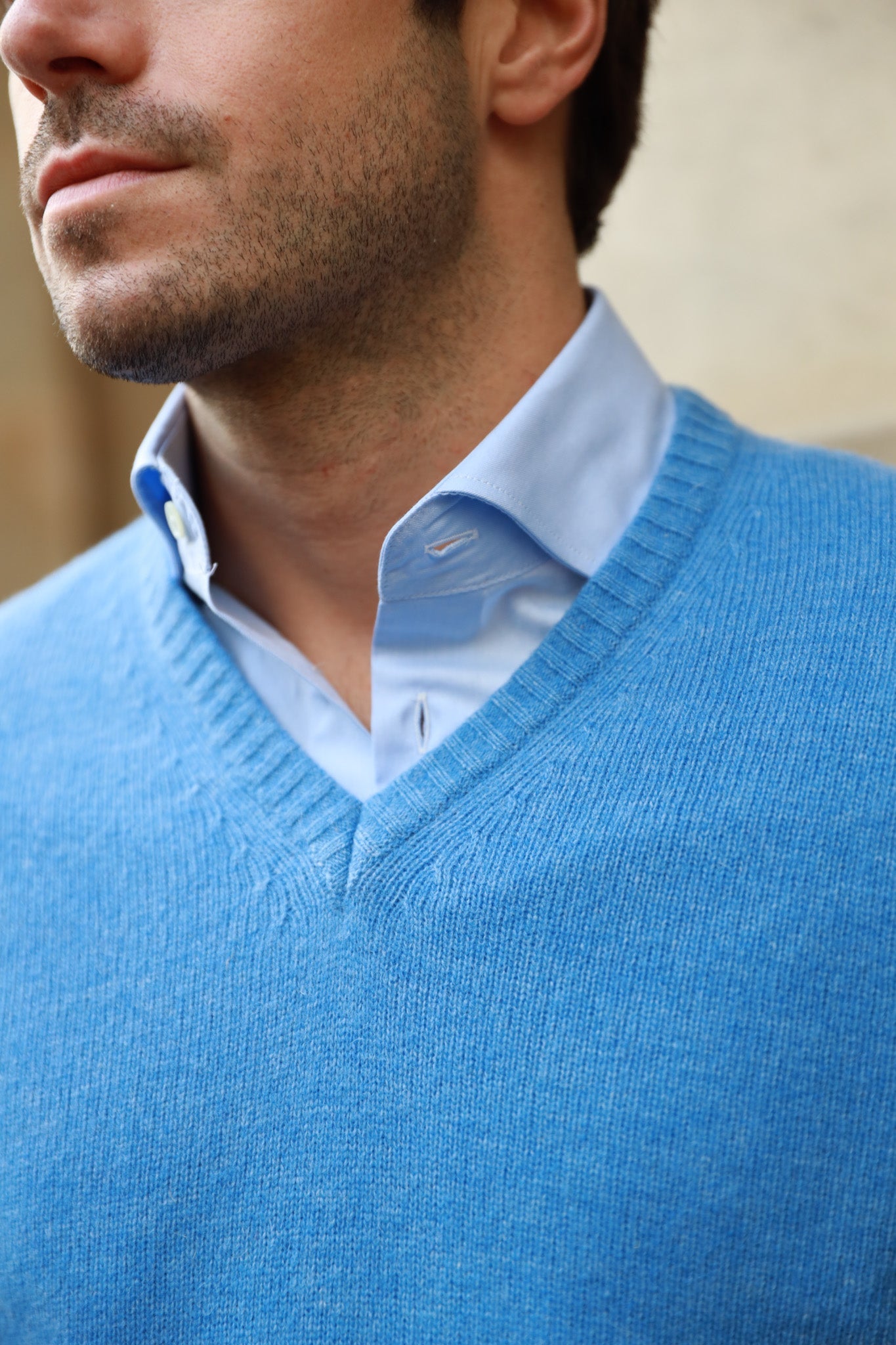 Pull Robin en lambswool col V - Ciel-PULL HOMME-Curling-Paris