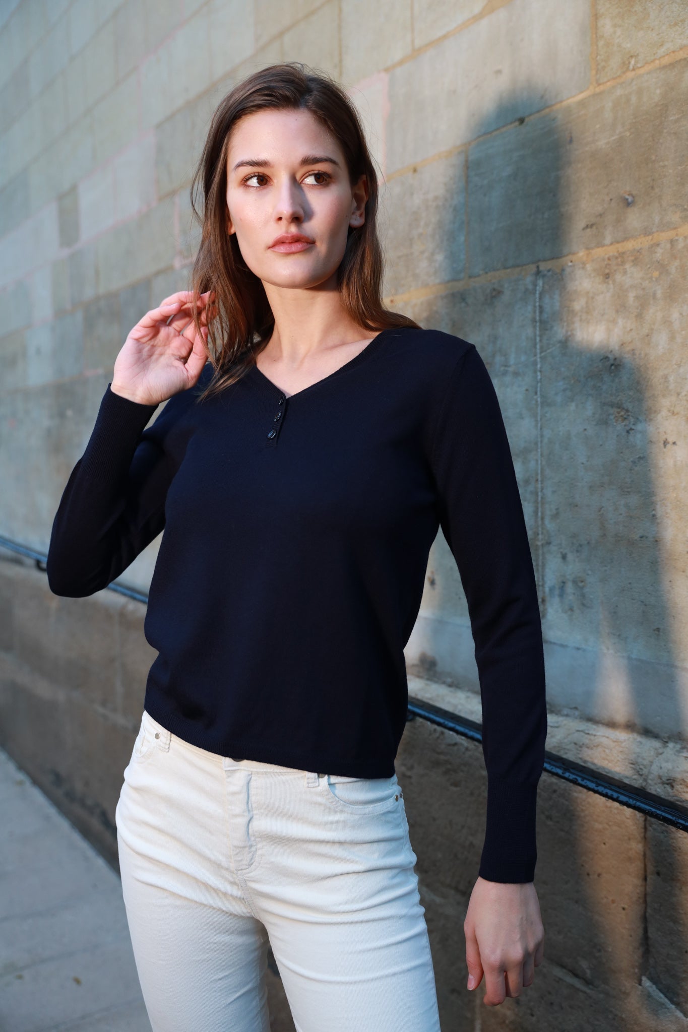 Pull Tulipe col v 100% laine mérinos - Marine-PULL FEMME-Curling-Paris