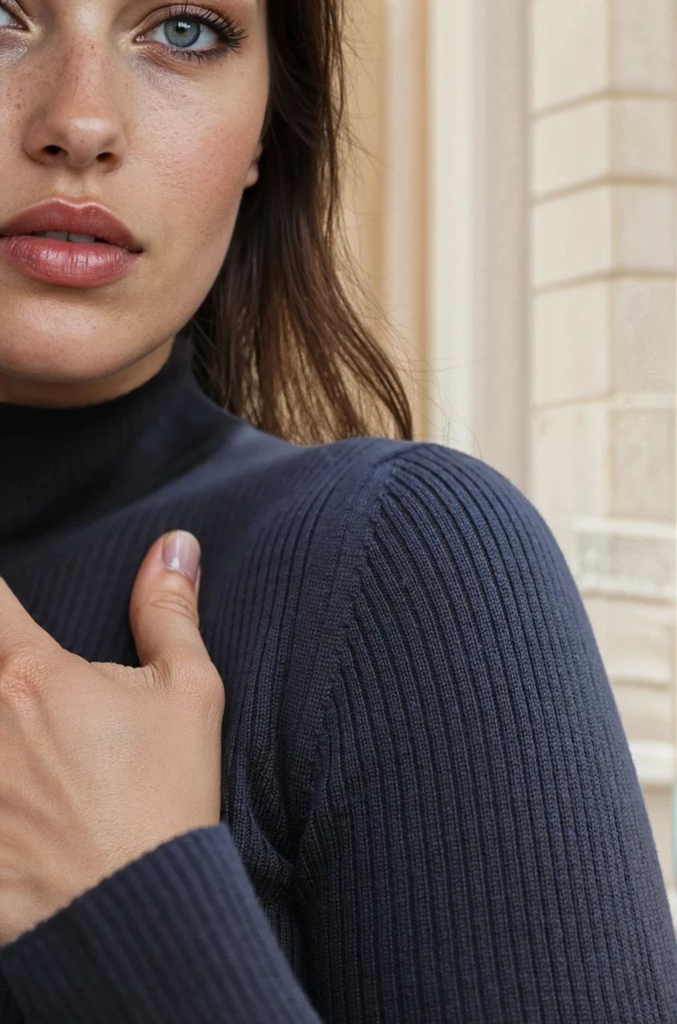 Pull col roulé Prague en laine mérinos - Noir-PULL FEMME-Curling-Paris