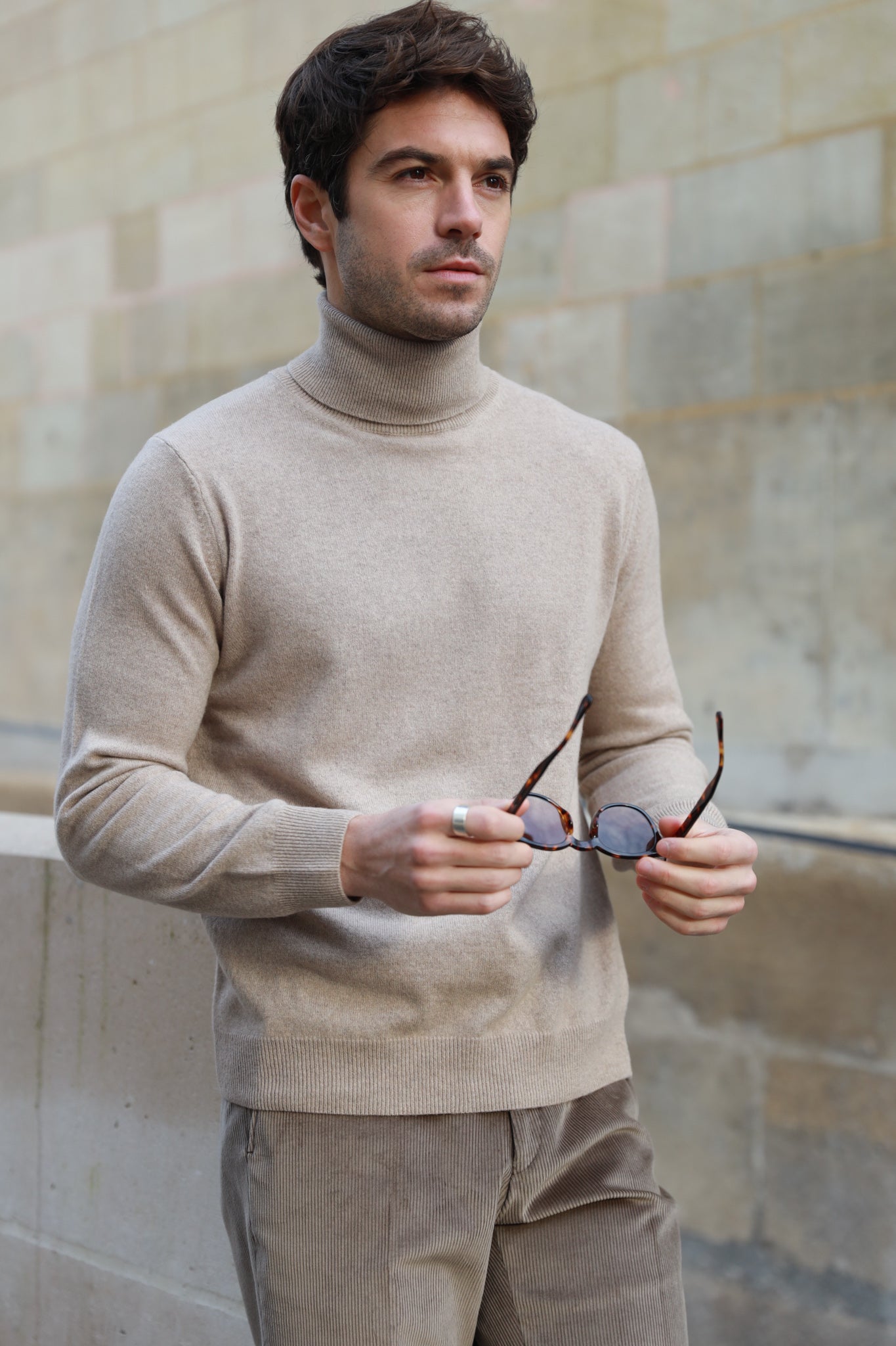 Pull col roulé en cachemire - Beige-PULL HOMME-Curling-Paris