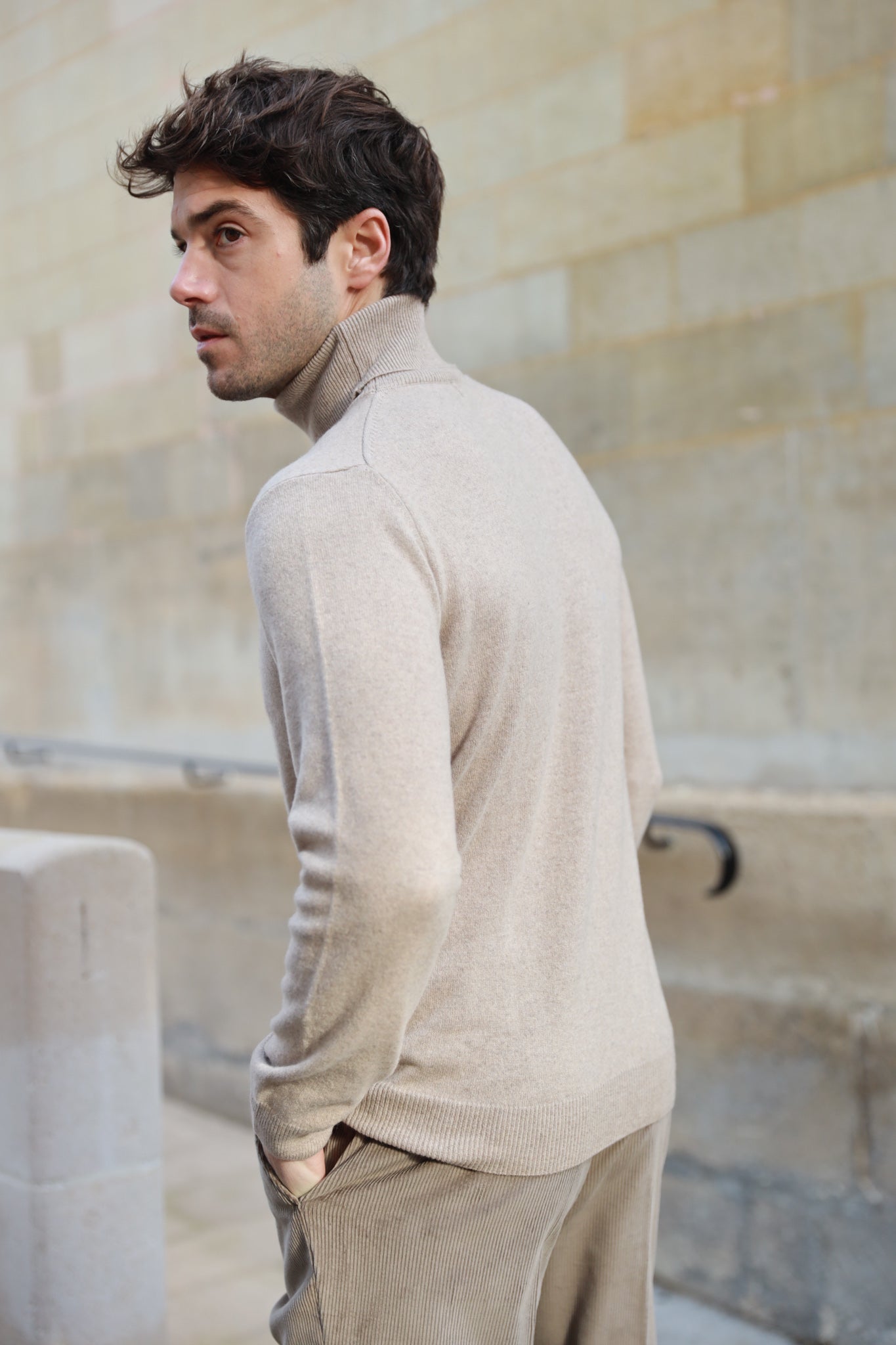 Pull col roulé en cachemire - Beige-PULL HOMME-Curling-Paris