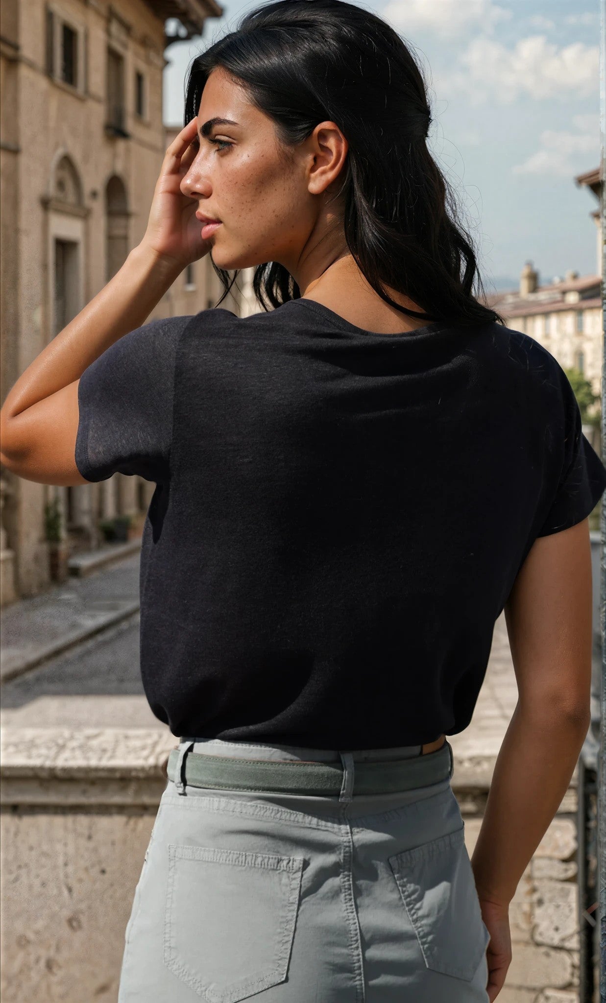 T-shirt col en v lin - Noir-T-SHIRT FEMME-Curling-Paris