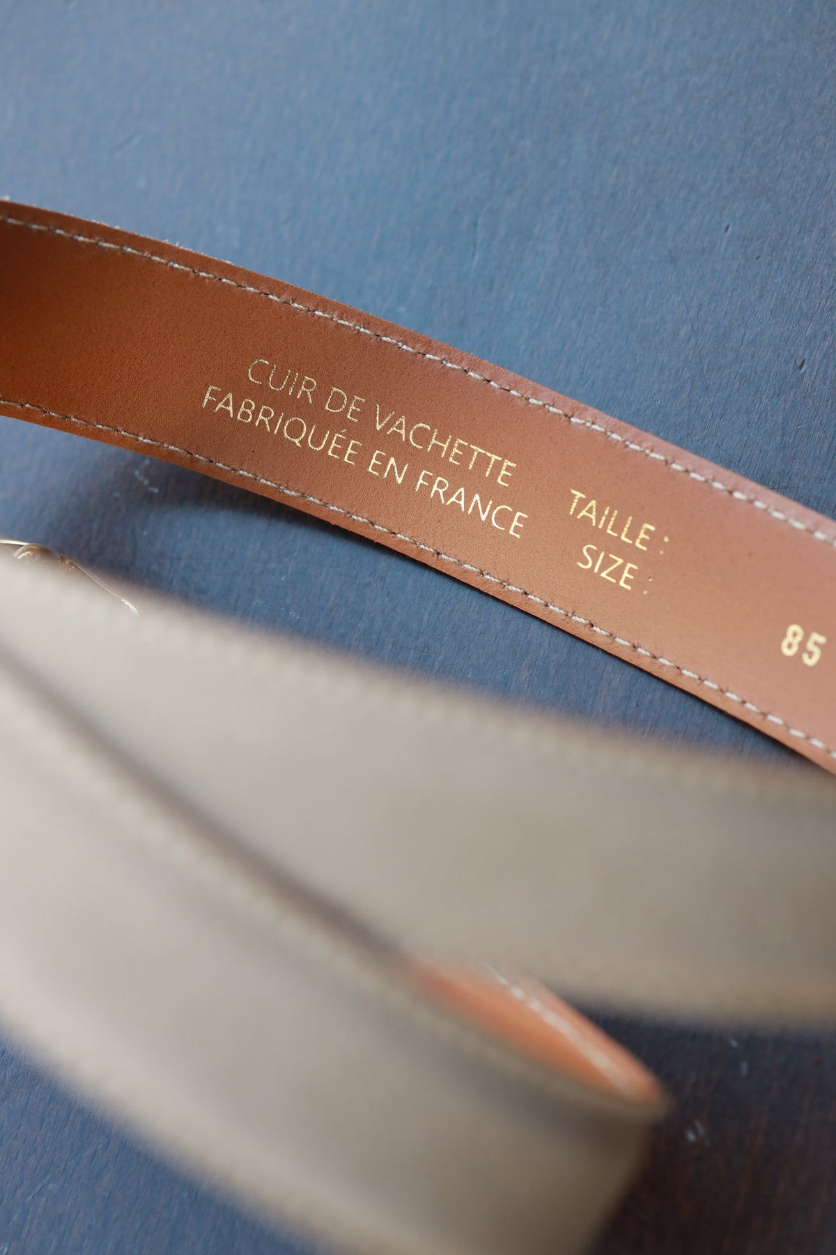 Ceinture Ambre en veau velours - Capuccino-CEINTURE FEMME-Curling-Paris