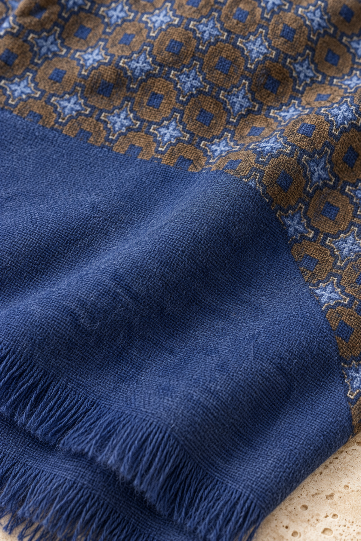 Écharpe Louis en laine à motifs géométriques – Marron et bleu-ETOLE-Curling-Paris