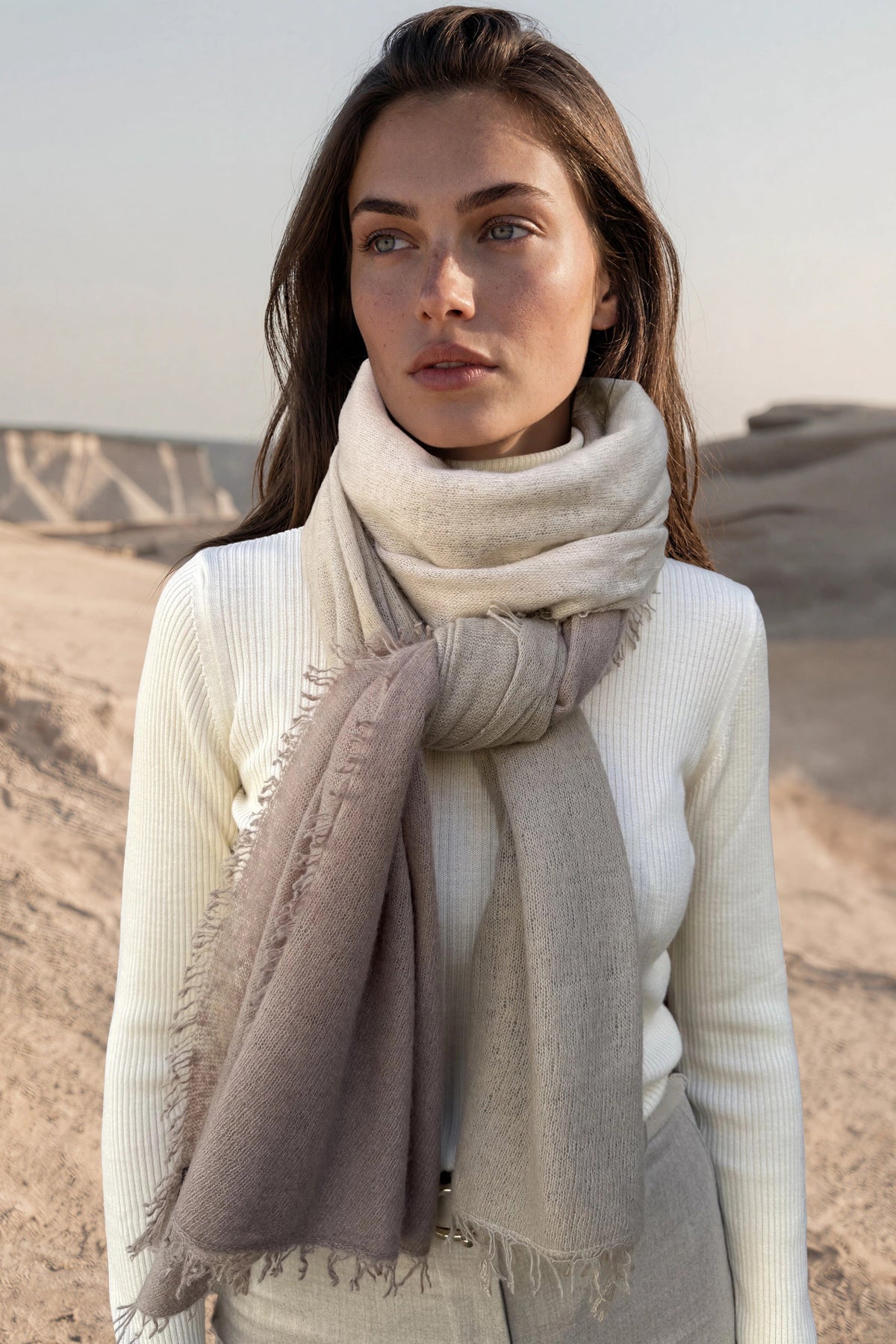 Étole Mathilde en cachemire ecru & taupe - Tie & Dye