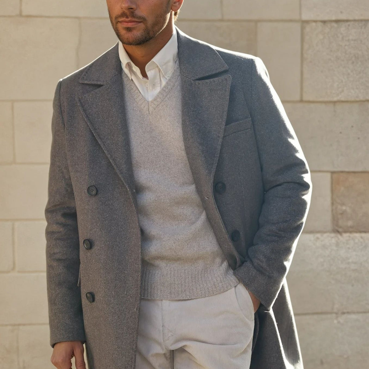 Double-breasted coat for men in taupe wool & cashmere