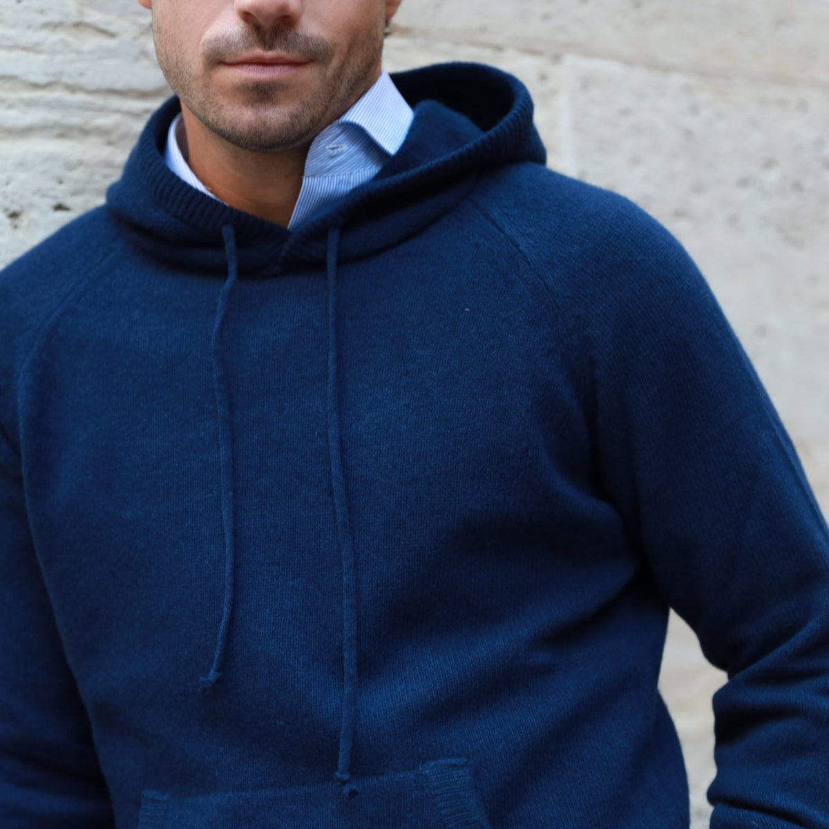 Pull Clement à capuche en laine cachemire Marine