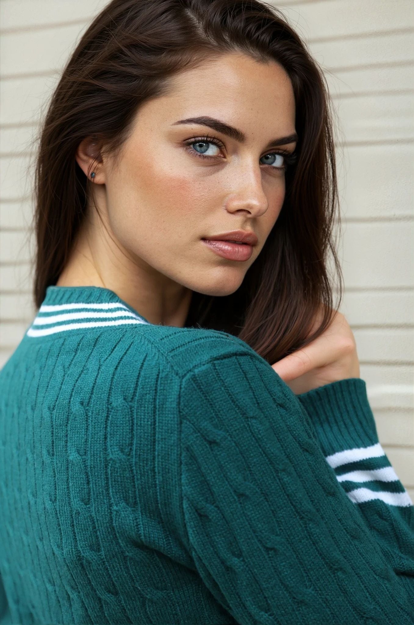 Pull Maeva Col V en laine et cachemire - Vert-PULL FEMME-Curling-Paris