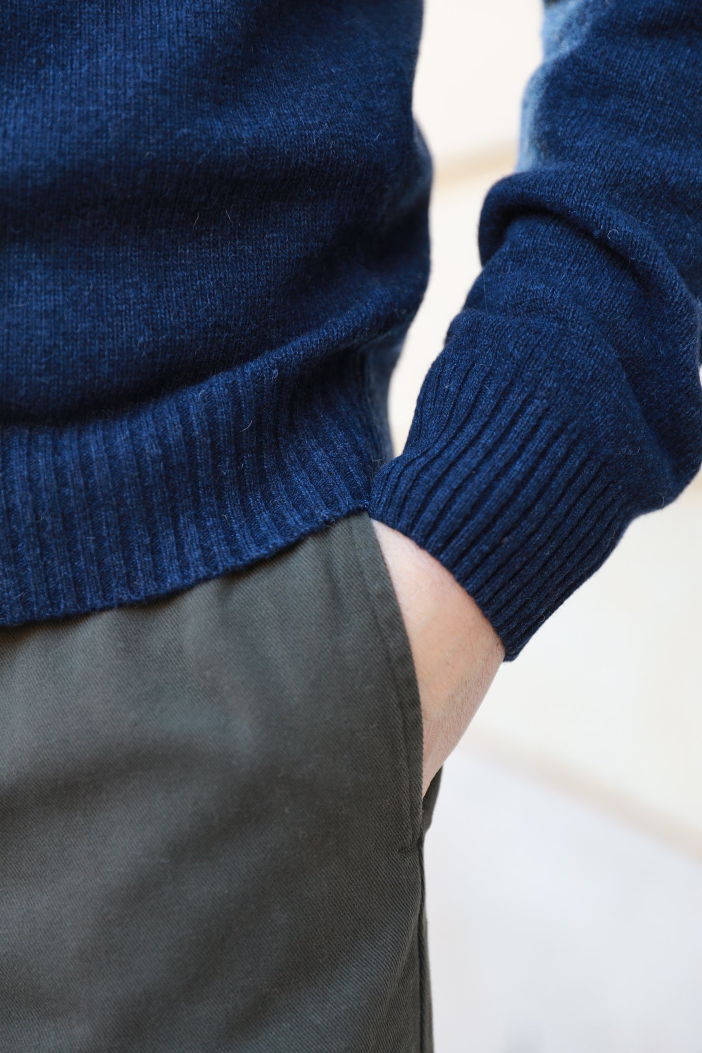 Pull Robin col v en lambswool - Bleu-PULL HOMME-Curling-Paris