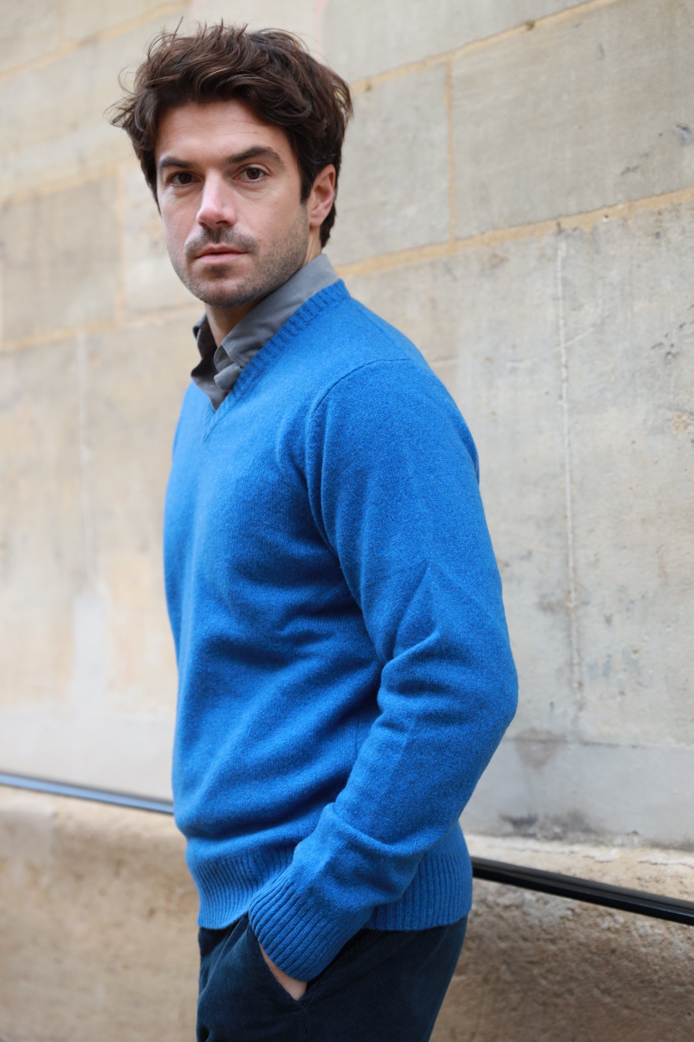 Pull Robin en lambswool col V - Denim-PULL HOMME-Curling-Paris