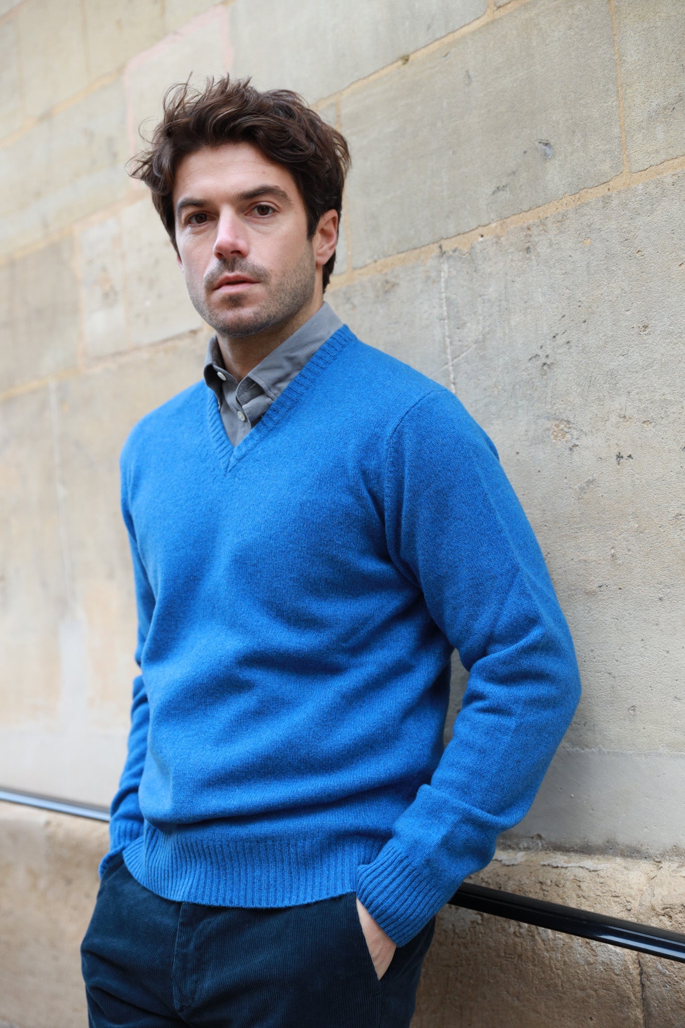 Pull Robin en lambswool col V - Denim-PULL HOMME-Curling-Paris