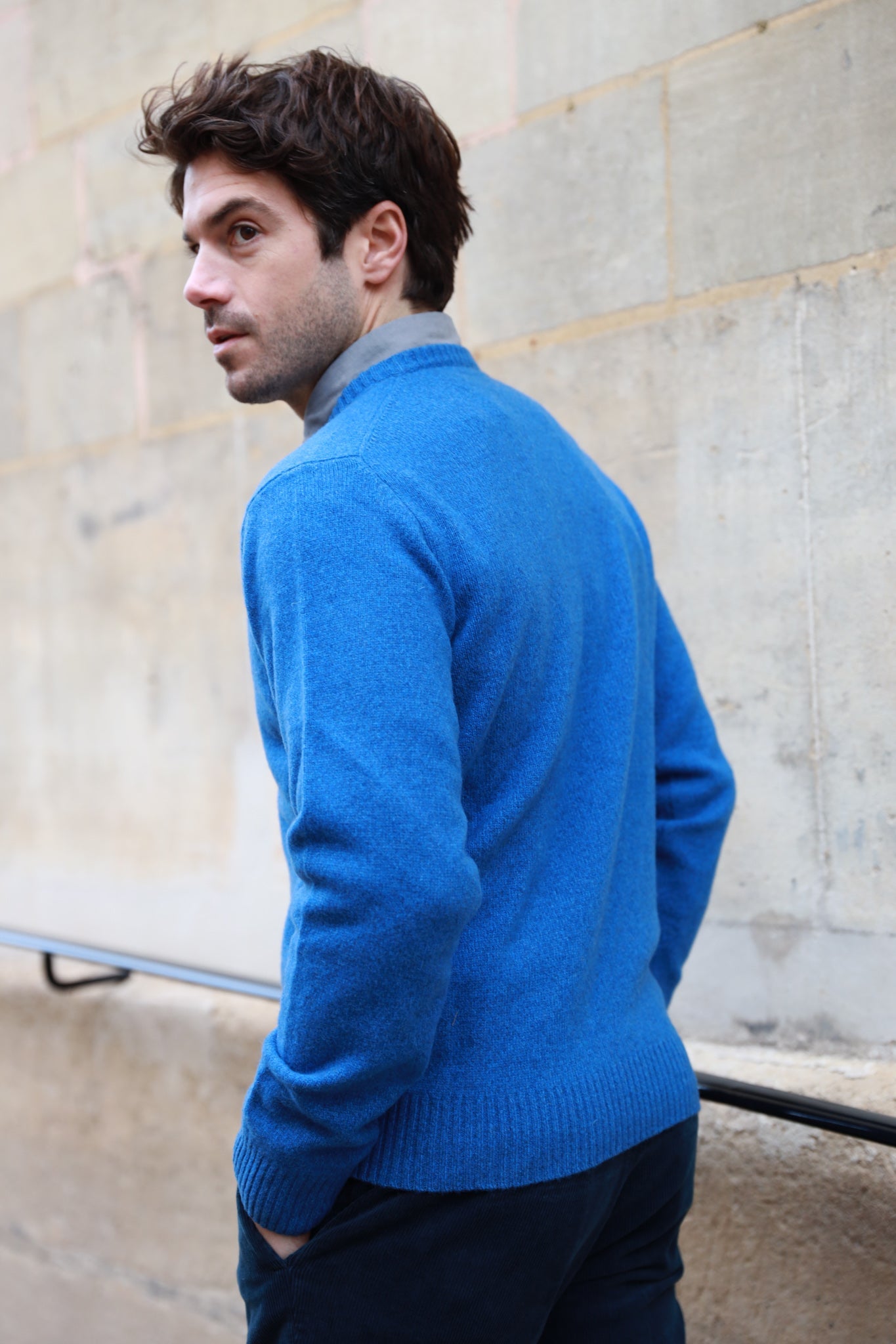 Pull Robin en lambswool col V - Denim-PULL HOMME-Curling-Paris