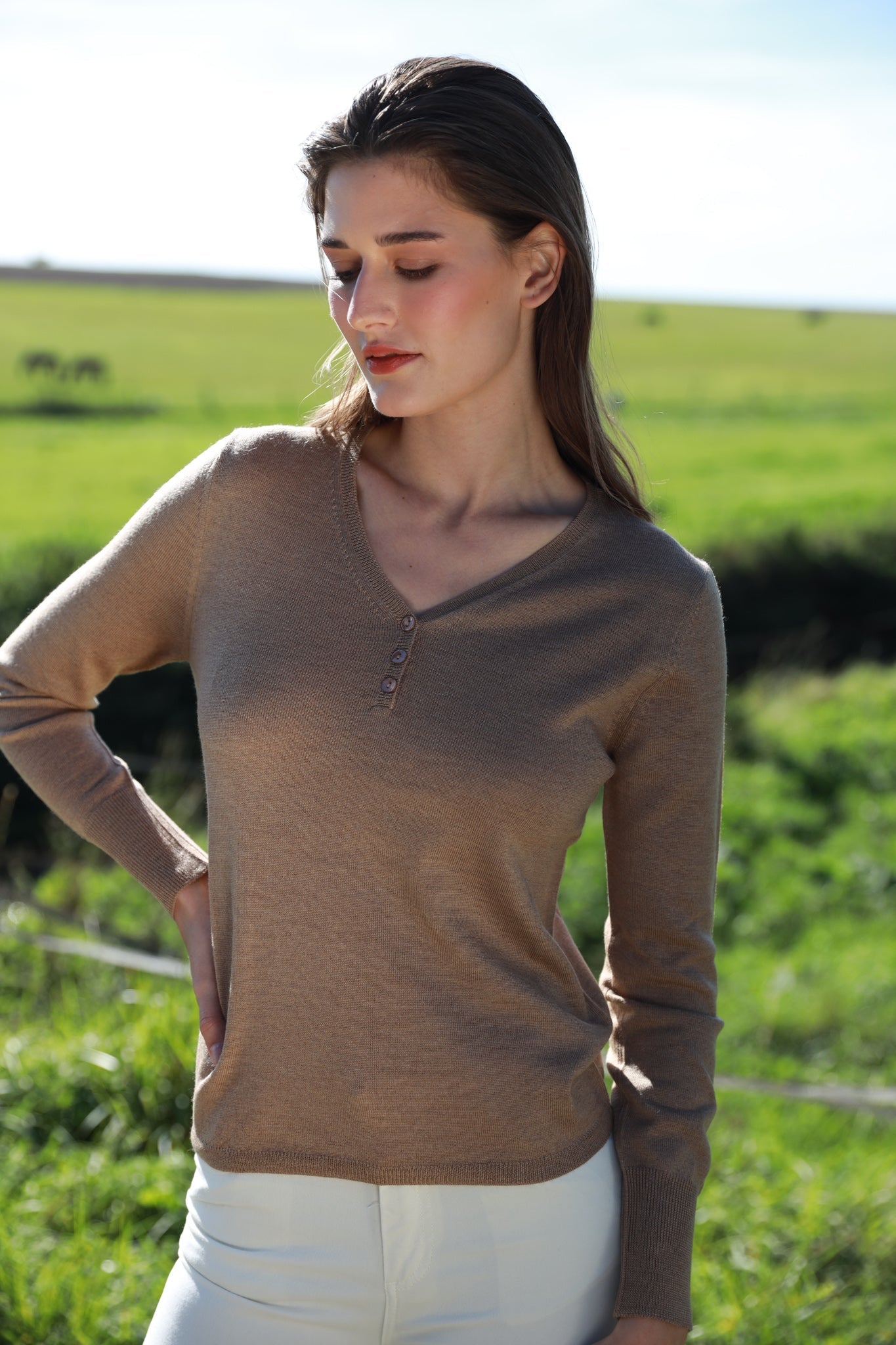 Pull Tulipe col v 100% laine mérinos - Camel-PULL FEMME-Curling-Paris