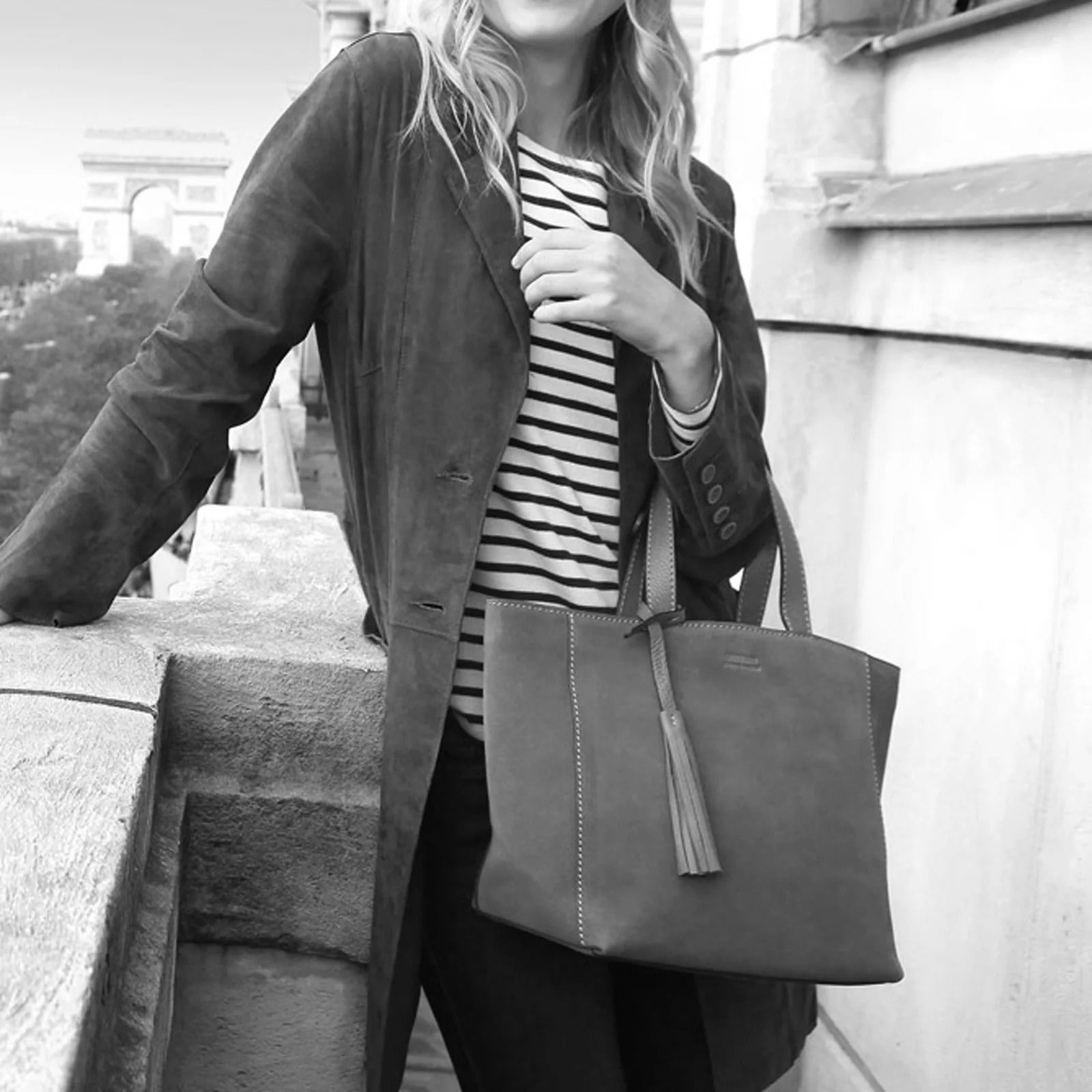 SAC CABAS PARISIEN EN DAIM - COGNAC-SAC FEMME-Curling-Paris