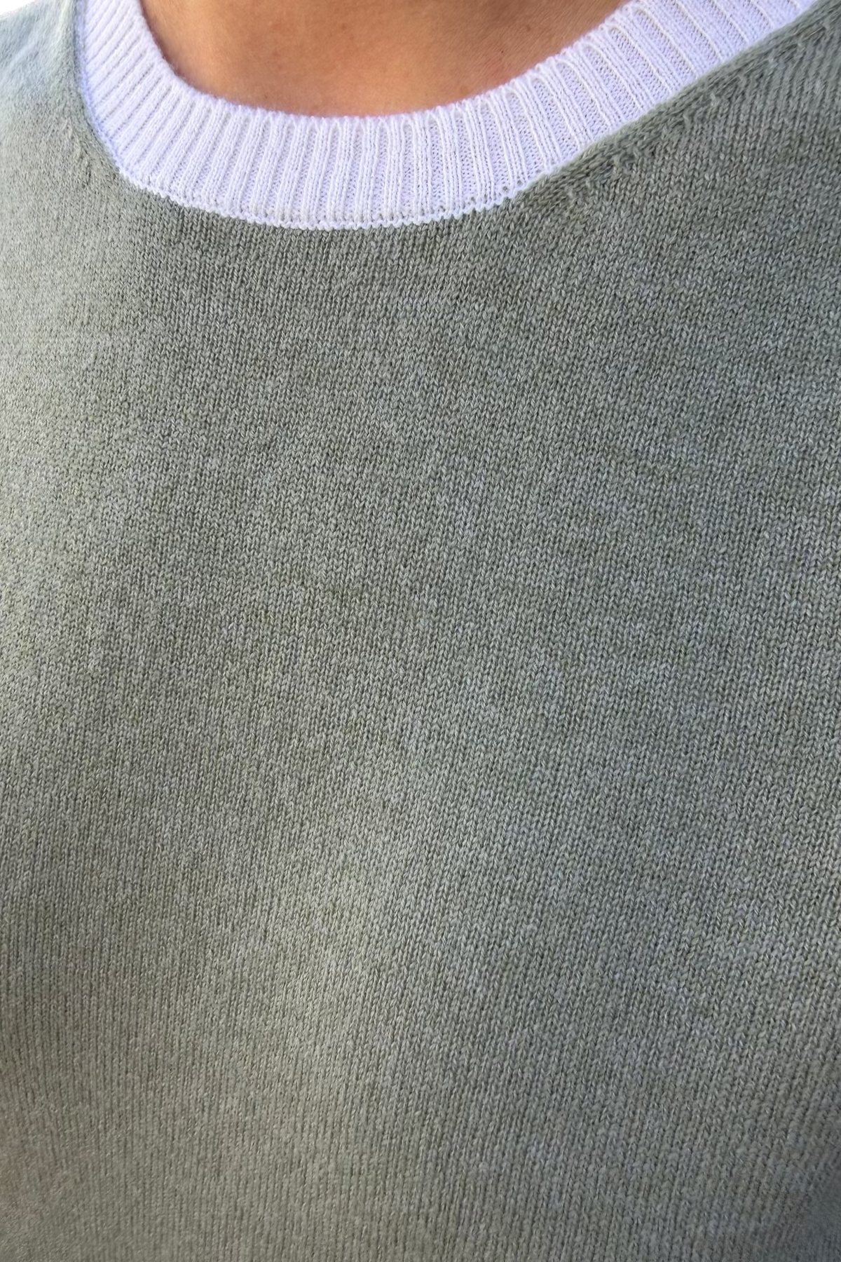 T-shirt Eve en laine & cachemire col rond contrasté - Sauge / Écru-PULL FEMME-Curling-Paris