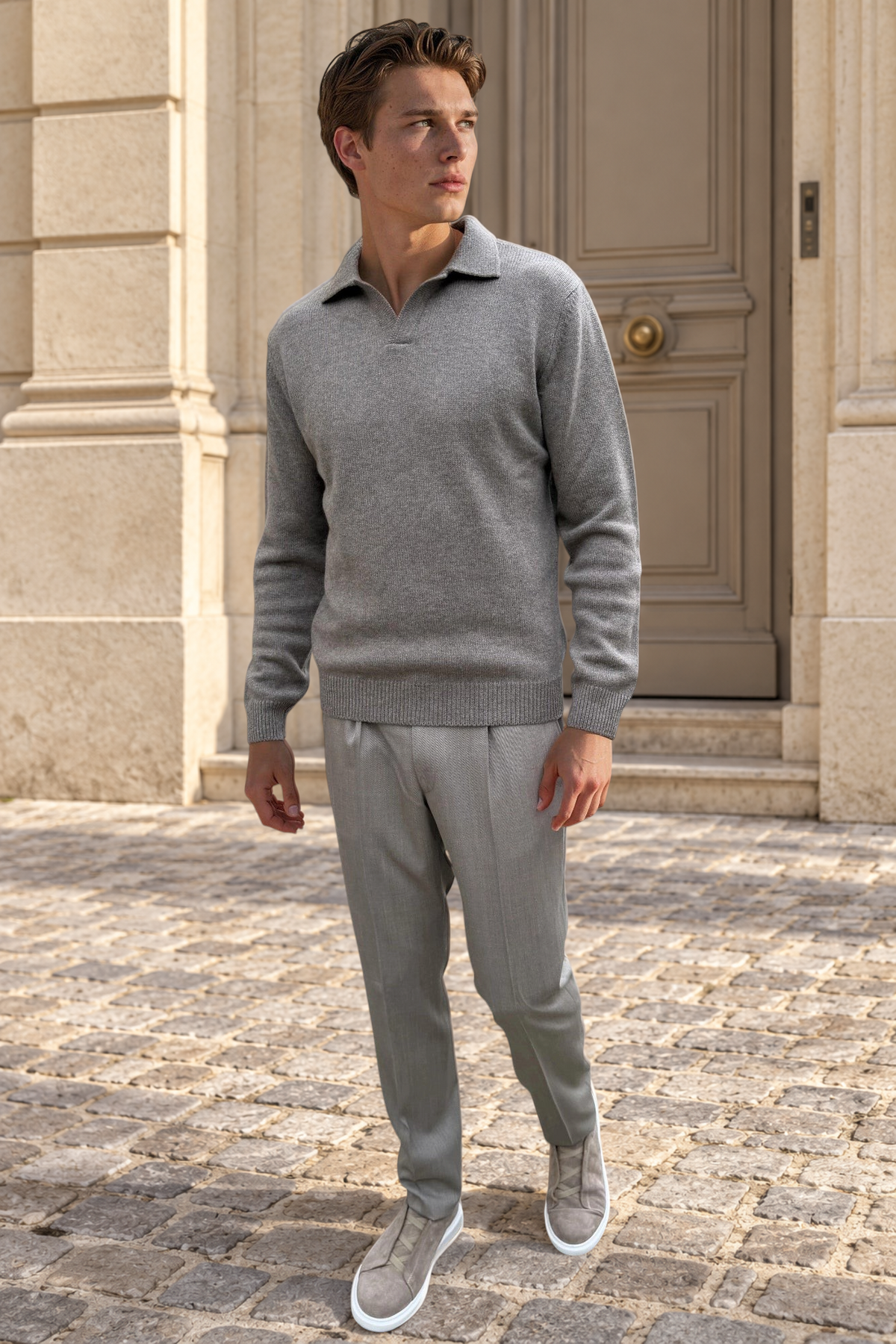 Henri pleated trousers in Super 120's virgin wool flannel - Taupe