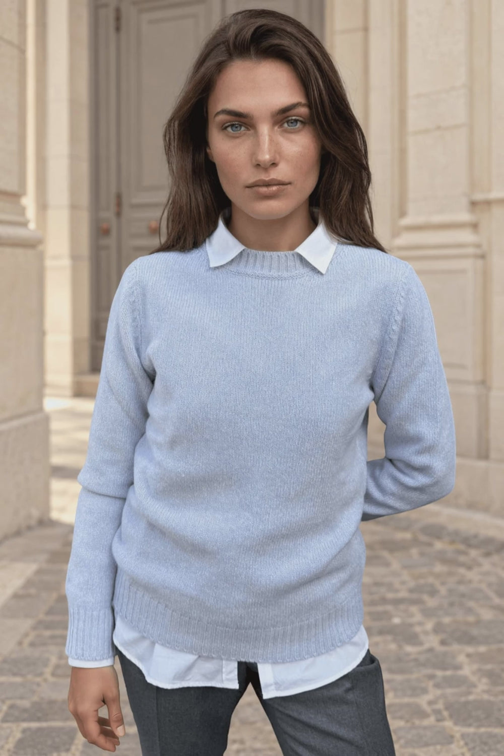 Pull Mona col rond en laine & cachemire mouliné - Ciel — vidéo produit
