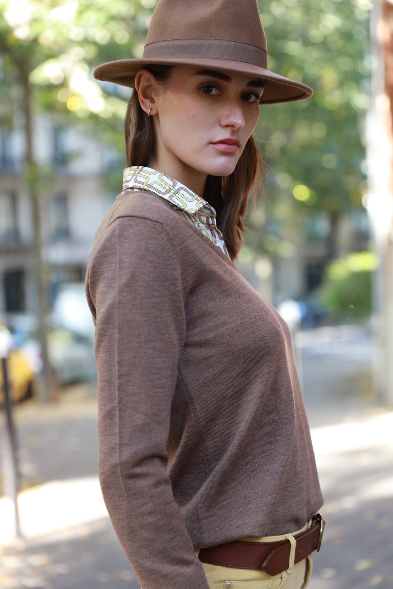 Pull Clothilde col v en laine mérinos - Caramel-PULL FEMME-Curling-Paris