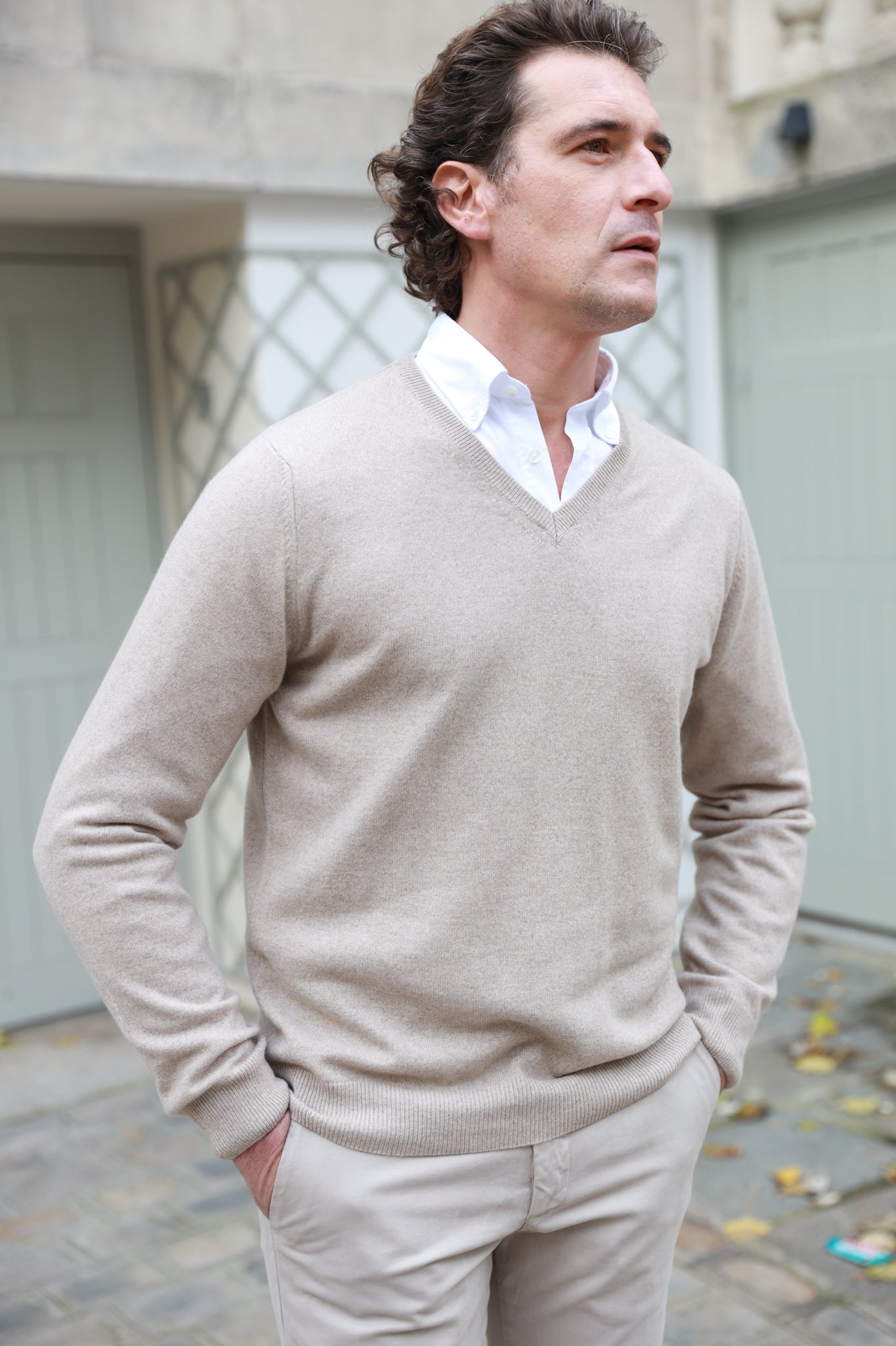 Pull Curling homme col v beige 100% cachemire fabriqué en Italie