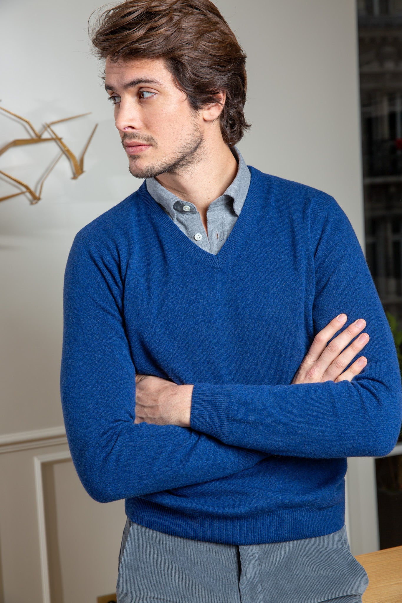 Pull col v en cachemire - Indigo-PULL HOMME-Curling-Paris